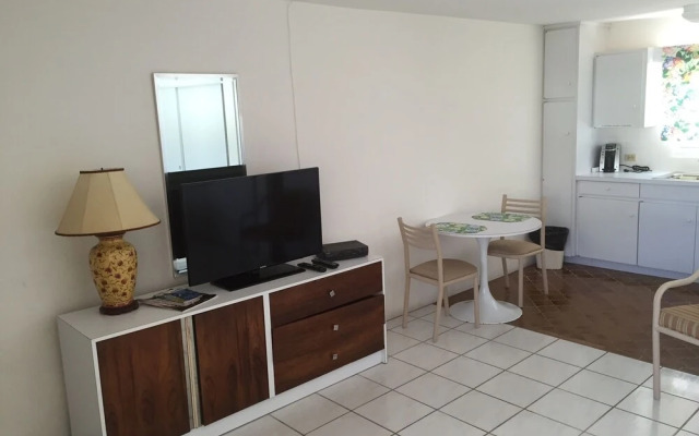 Paraquet Apartments