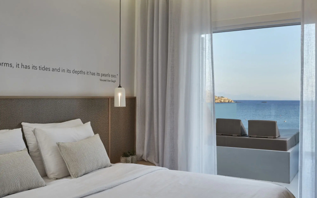 Kosmoplaz Beach Hotel