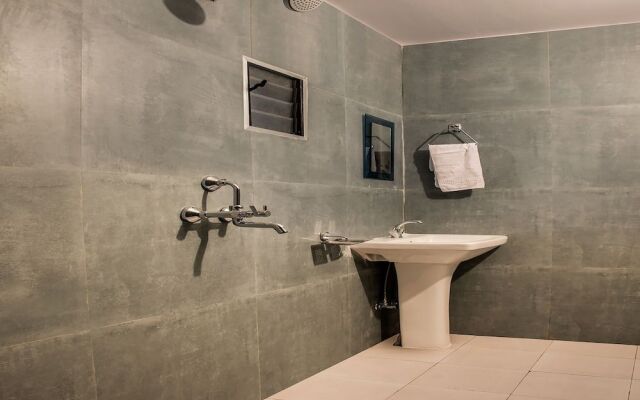 OYO 29179 The Biztel