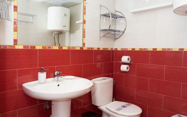 Rainbow & Pool Apartment