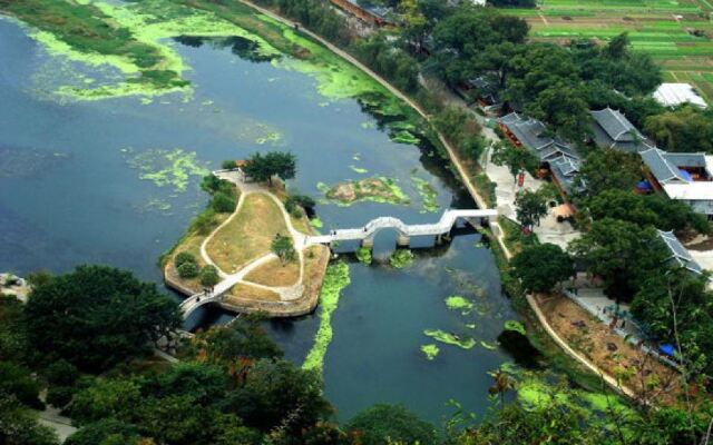 Vienna Hotel (Exposition center)