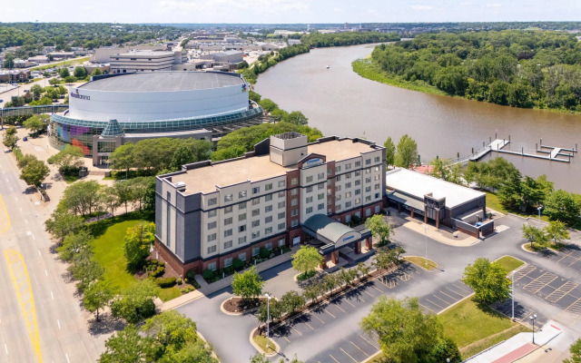 Wyndham Moline on John Deere Commons