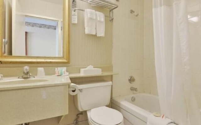 Howard Johnson express Inn & Suites Brampton