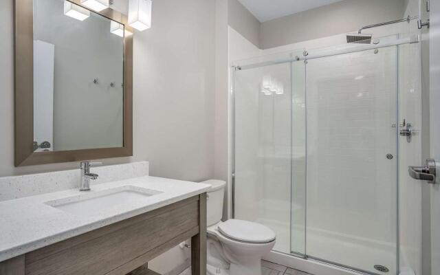 Lighthouse Suites - Best Western Signature Collection