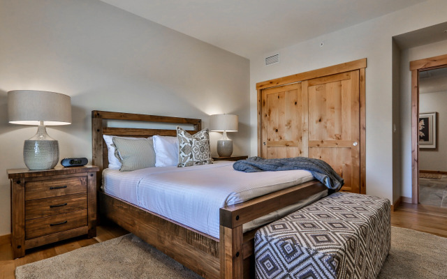 Rundle Cliffs Lodge by Spring Creek Vacation