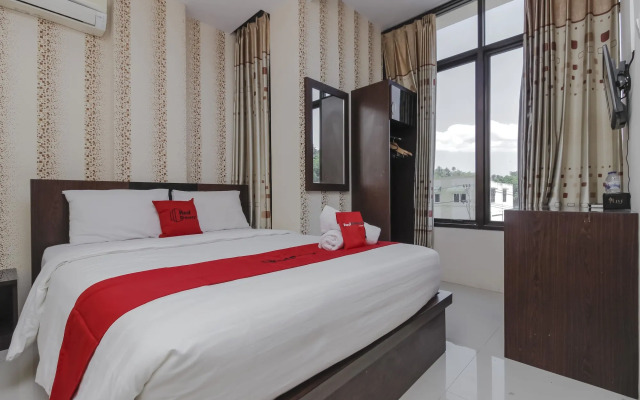 RedDoorz Plus @ Paal 2 Manado