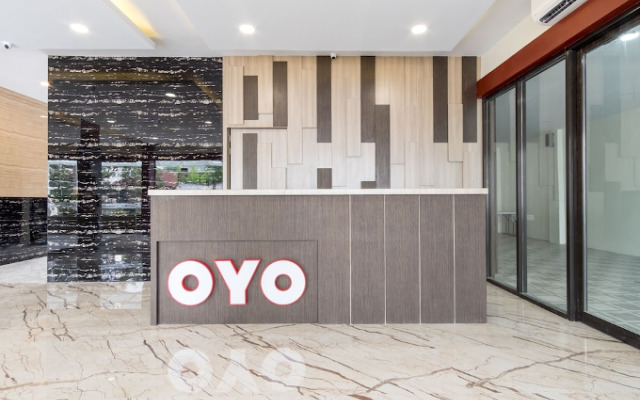 OYO 727 Merlion Hotel