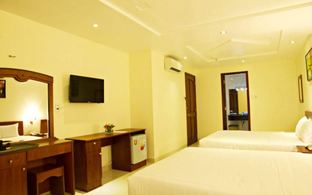 Dinh Phat Hotel