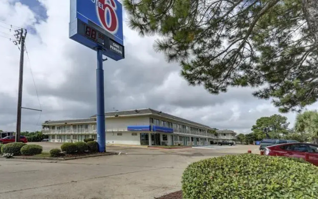 Motel 6