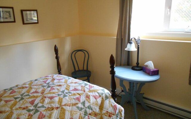 Riverside Caygeon B&B