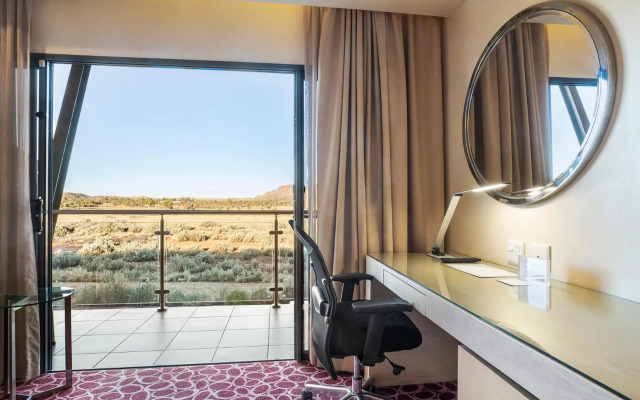 Crowne Plaza Alice Springs Lasseters by IHG