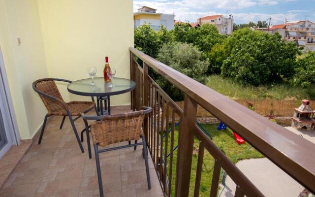 Famelia Studios Lampiris