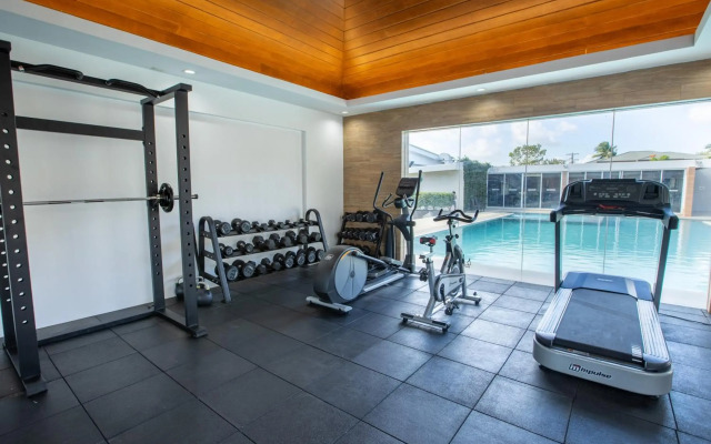 Holiday Suites Hotel & Resort