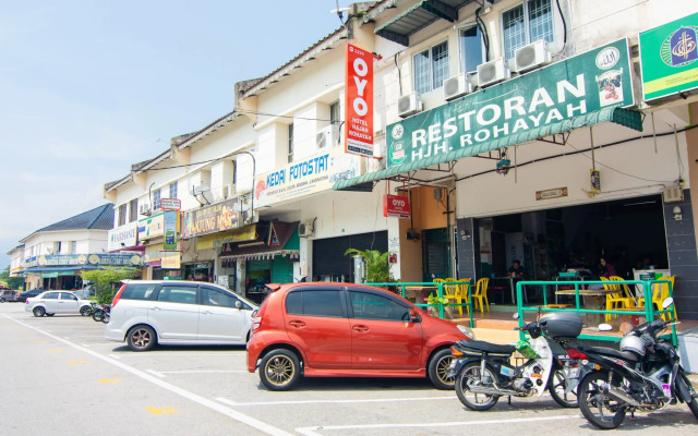 OYO 1224 Hotel Hajah Rohayah