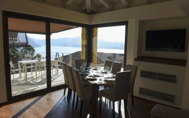 Luxury Como Lake Apartment