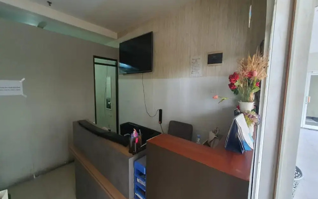 OYO 94209 The Metro Suites Apartment By One Property