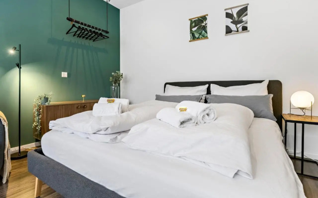 BRIGHT - Spacious Studio for 4 - Kitchen - Parking