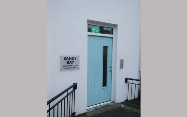 No2 Sandy Bay , Luxury Beachfront Apartment