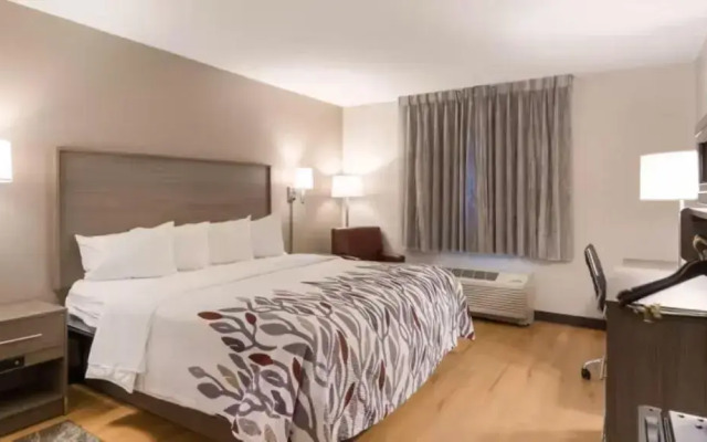 Red Roof Inn & Suites Swansea