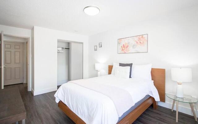 One Bedroom Unit With in Suite Laundry and Parking