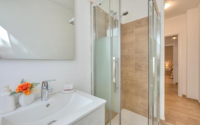 Elena Apart-balcony & Parking Private