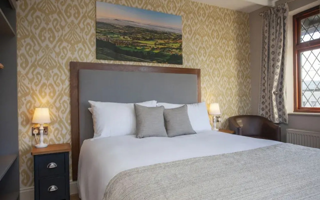 Woodborough Inn