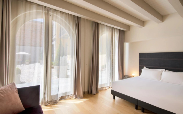 Opera 35 Boutique Hotel