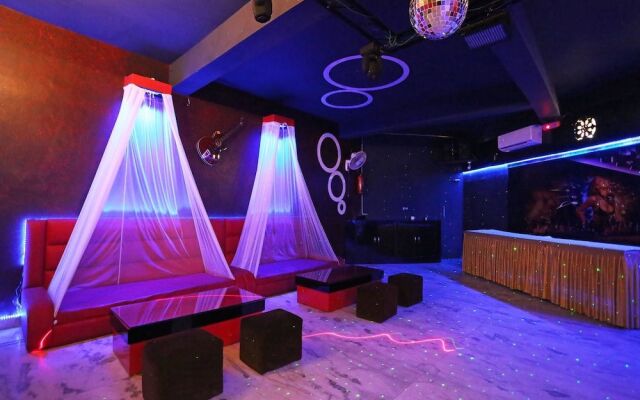 OYO 3202 Hotel Gayatri Residency