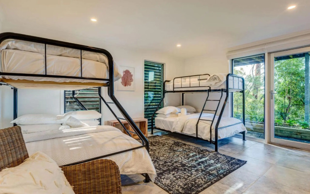 Aqua Pure at Hyams Beach 4pm Check Out Sundays