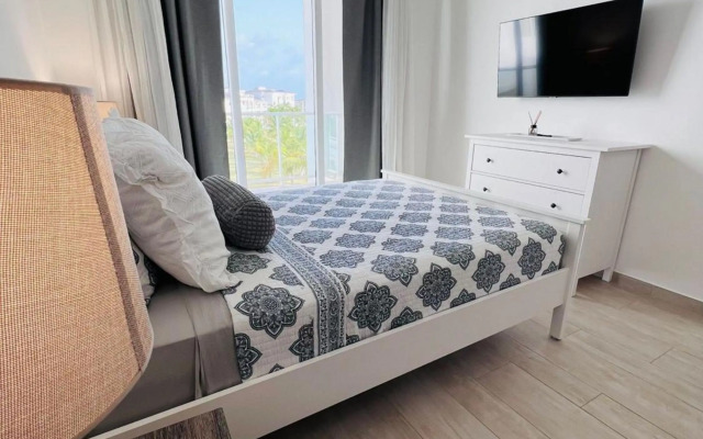 Cozy 1BDR with Pool Golf View at Cana Pearl