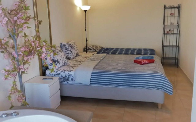 Yefe Nof 3 room flat