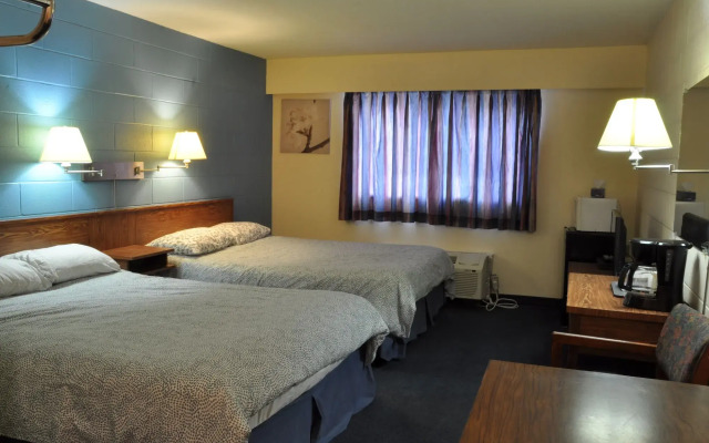 Canadas Best Value Inn Mile 0