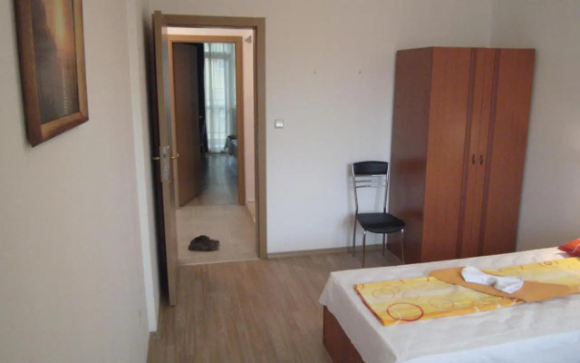 Nicol Apartment in Hermes Complex