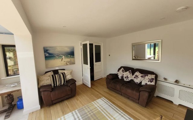 Remarkable 8 Bed Family House Sleeping 16 w/ Pool