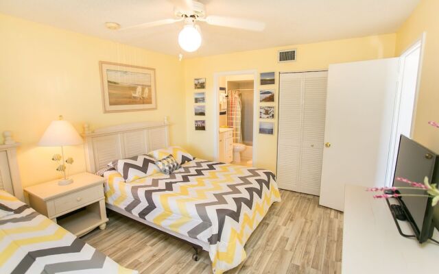 Hibiscus Resort D 2 Bedroom Condo by MCM