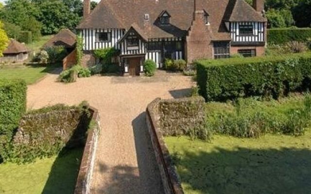 Singleton Manor
