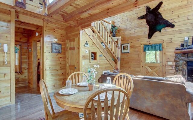 Autumn Leaves 1 Bedroom 1 Bathroom Cabin