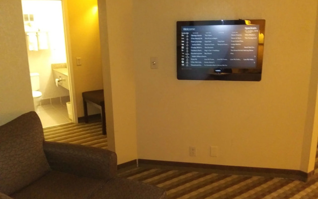 Quality Inn & Suites Syracuse Fairgrounds