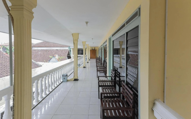 OYO 1289 Cbr Residence