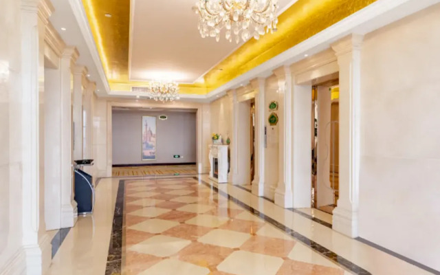 Vienna International Zhongshan North Station