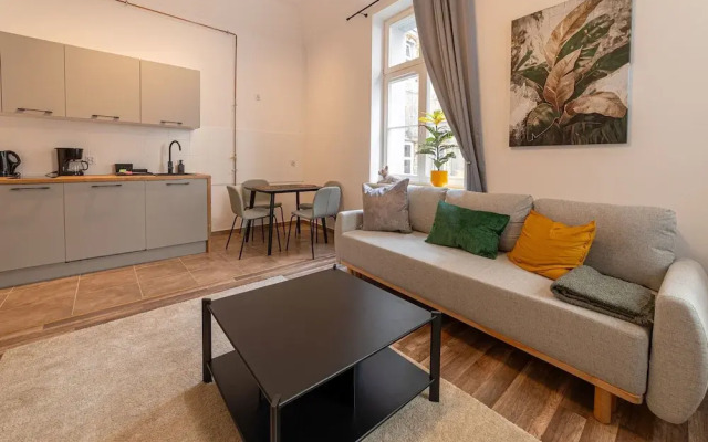 RentPlanet - plac Uniwersytecki