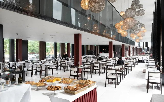 Axis Viana Business & SPA Hotel