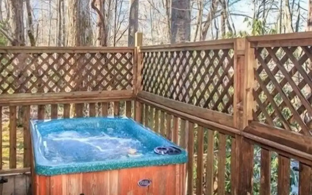 A Love Shack 1 Bedroom Cabin by RedAwning