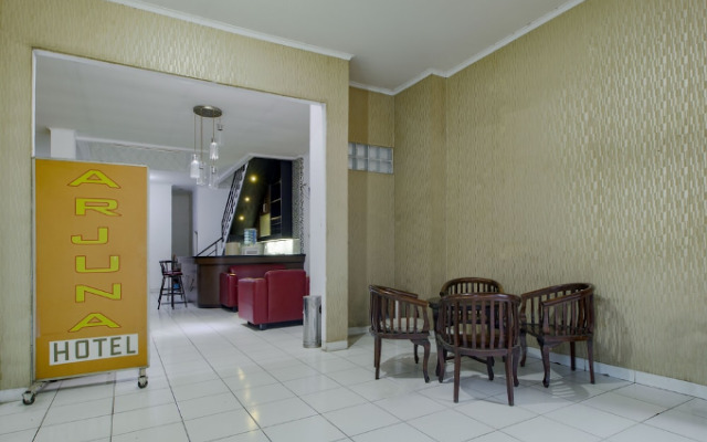 Zen Rooms Hotel Arjuna Bekasi