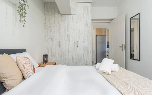 Amore 2-BR Apt By Finikoudes
