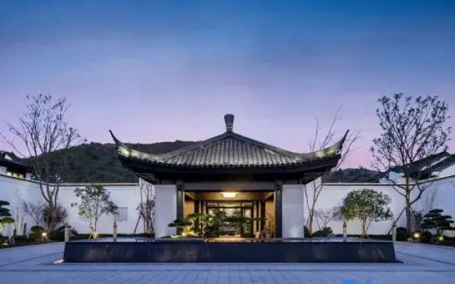 Yunshan Courtyard House