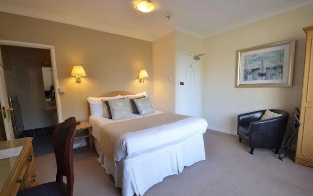 Eversley Hotel