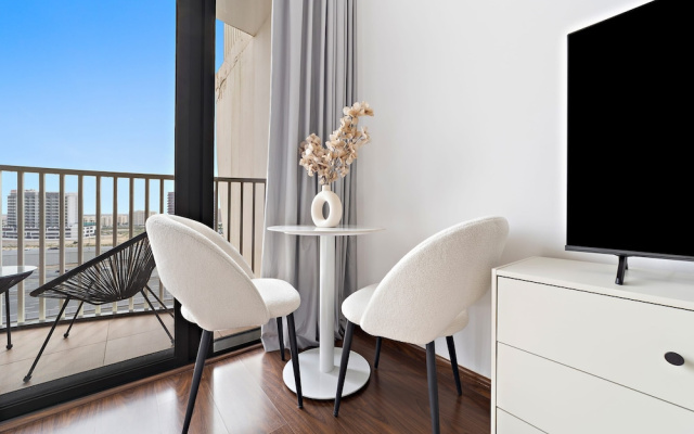 Silkhaus Studio in Silicon Oasis City View