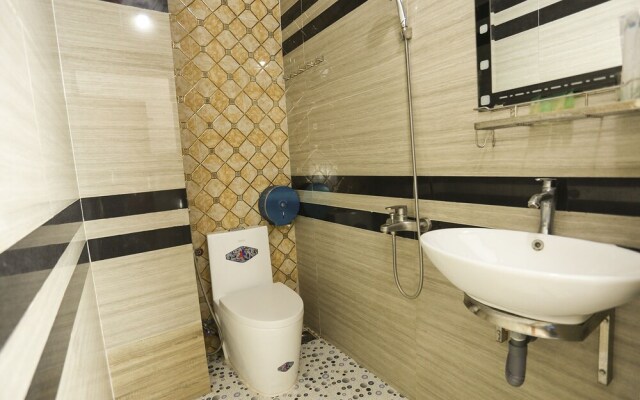 Ly Ly Hotel