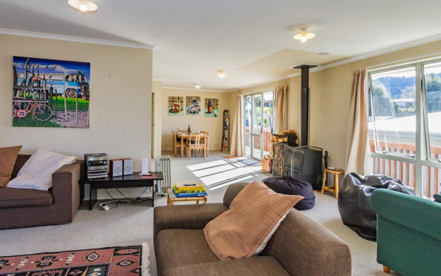 Tui's Lookout - Ohakune Holiday Home